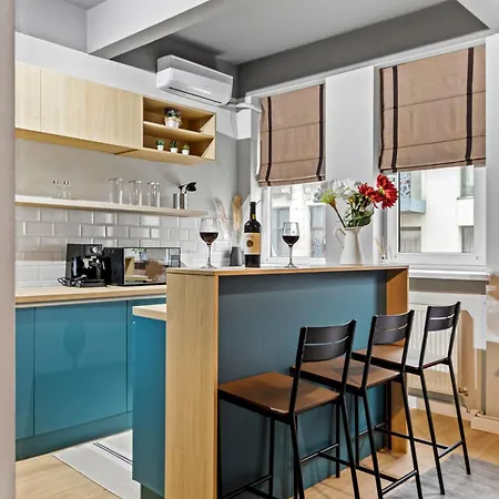 Cute Cozy Nest Old City Apartment