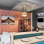 Cute Cozy Nest Old * بوخارست