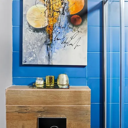 Cute Cozy Nest Old דירה *